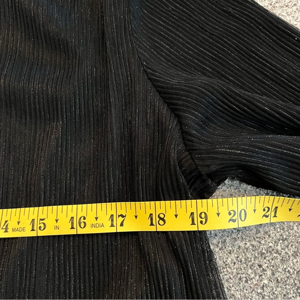 ❤️3/$15 Lucca Women's Pleated Long Sleeve Blouse, M - Picture 4 of 7